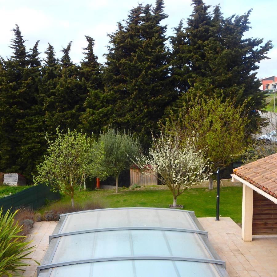 L'Oustal Des Fontanilles Bed & Breakfast กัสเตลโนดารี ภายนอก รูปภาพ